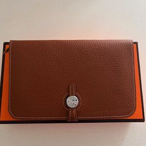 BRAND NEW LEATHER WALLET